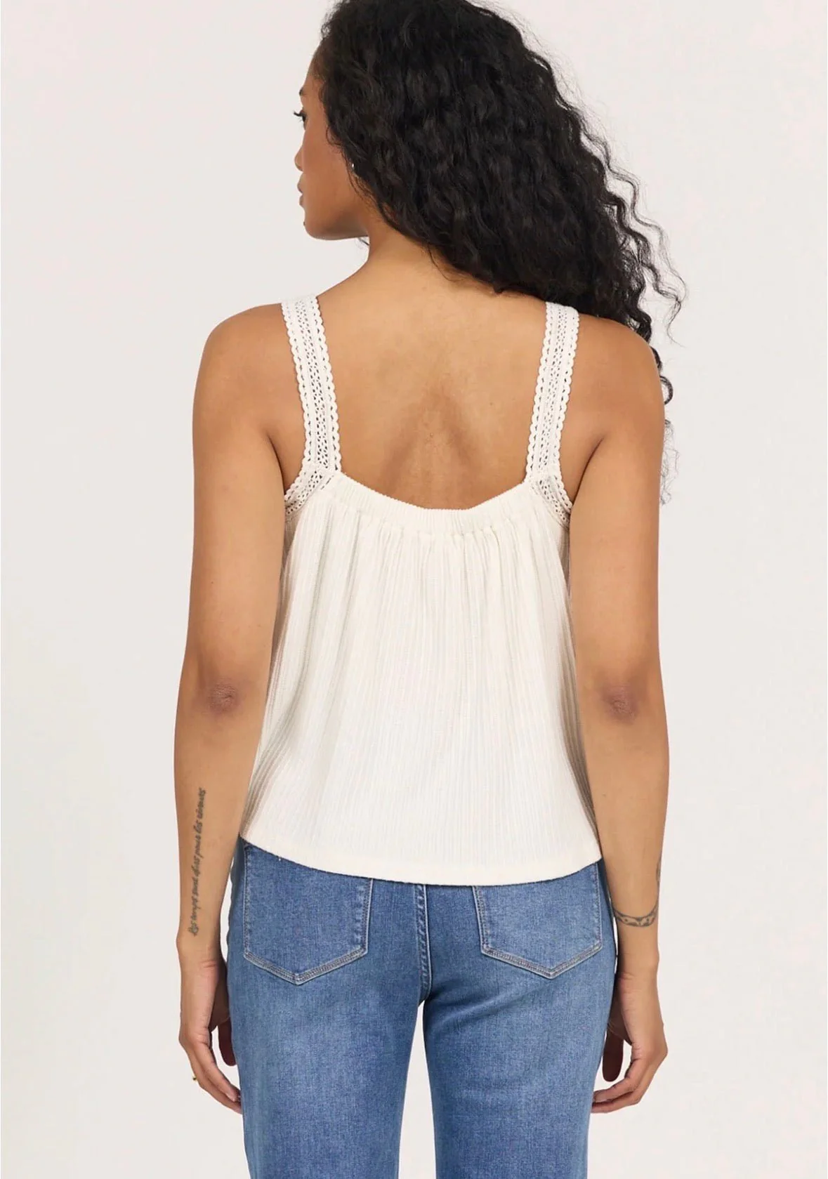 DJ SCOOP NECK LACE DETAIL TANK TOP
