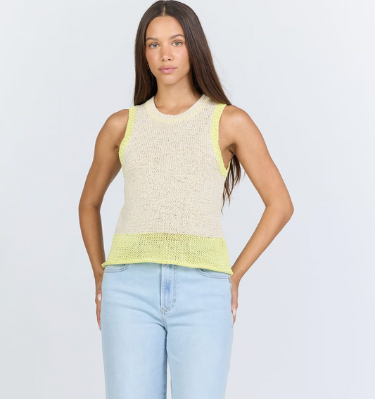 BAYLA  CREW NECK SLEEVELESS CLASSIC FIT TOP