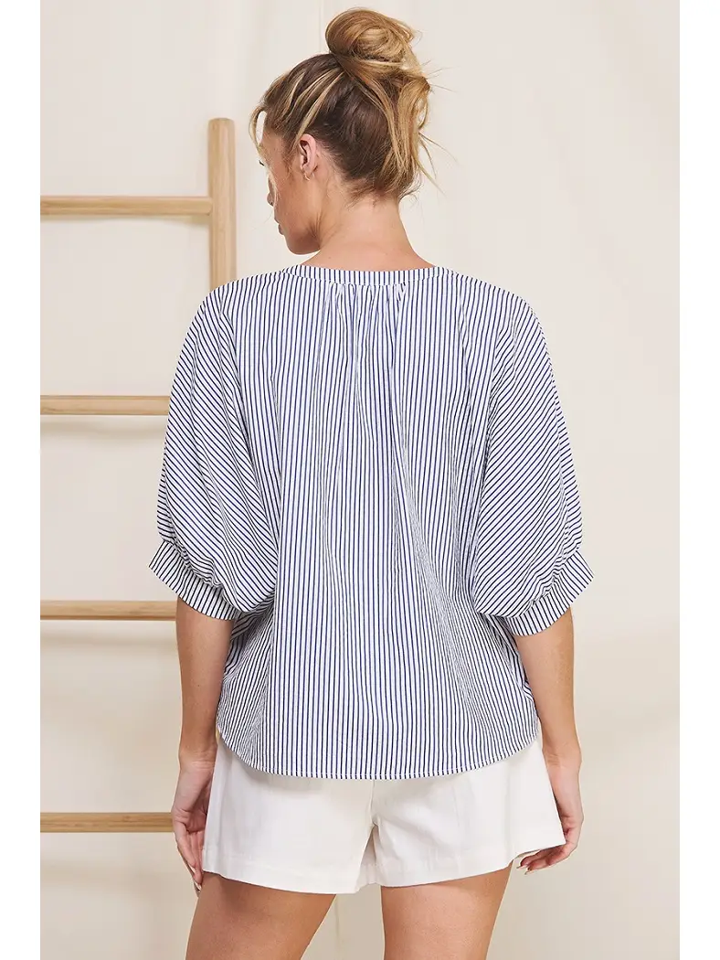 AR EASY PINSTRIPE DOLMAN BLOUSE