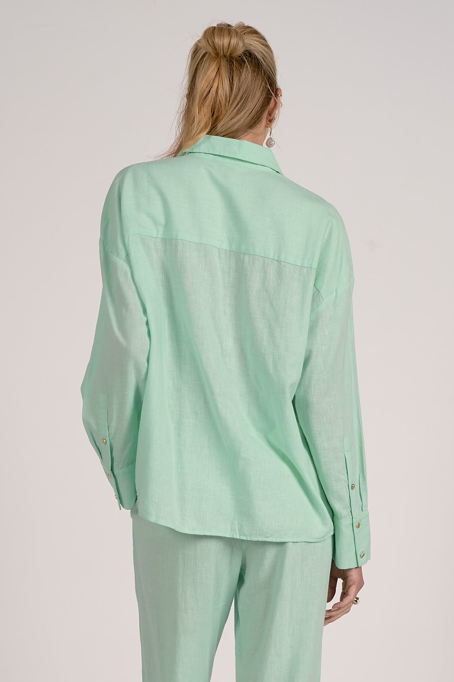 ELAN LONGSLEEVE BUTTON UP