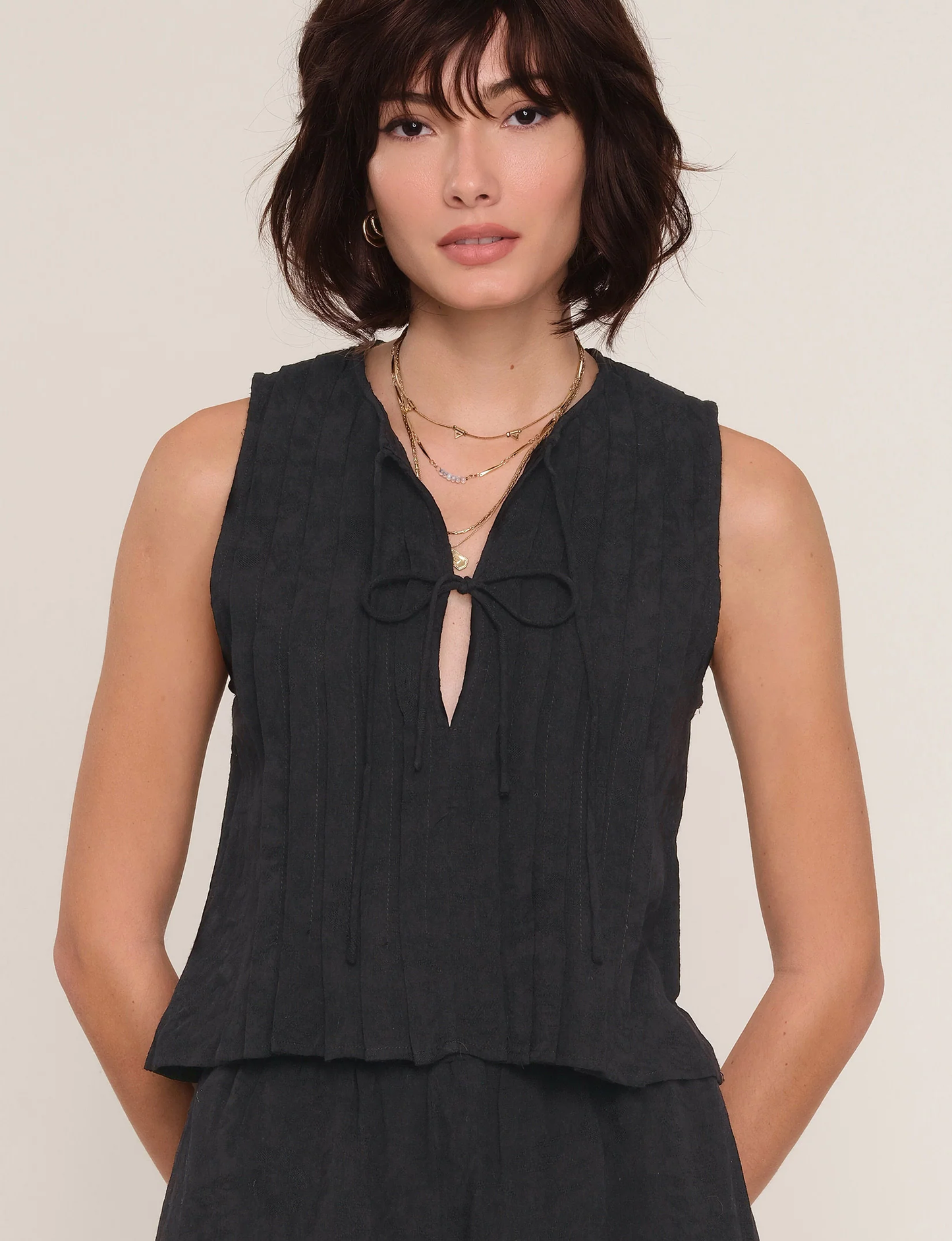 RIANNE SLEEVELESS TOP